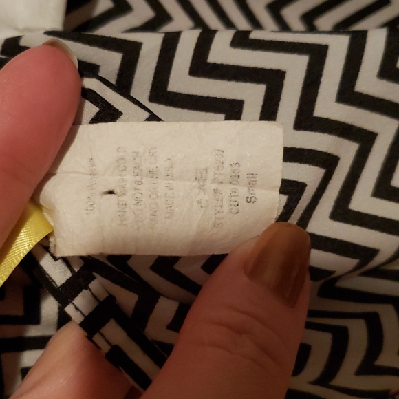 Bee Stitched blouse chevron print - Picture 7 of 7